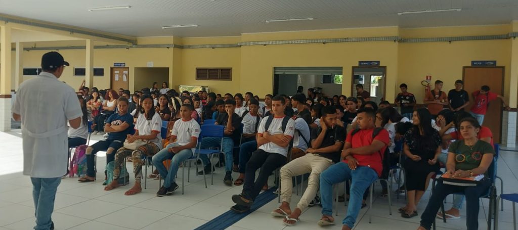 Programa Saúde na Escola: prevenção e cuidados na comunidade escolar Programa Saúde na Escola: prevenção e cuidados na comunidade escolar